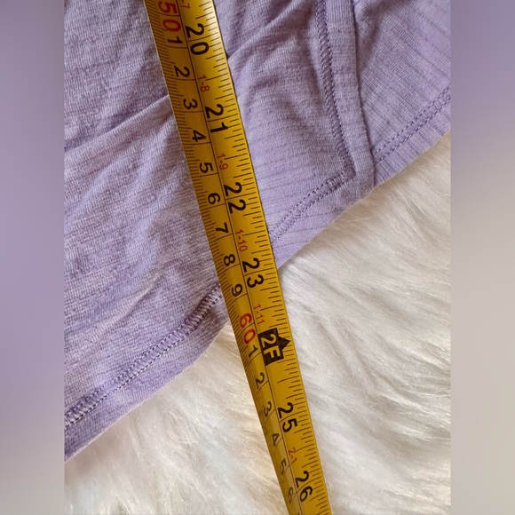 Lululemon size ?6 Var-City Muscle Tank
Heathered Lilac - Picture 8 of 9